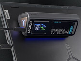 A 170 W-os „ Legion ” PB9 hordozható akkumulátor ára Kínában körülbelül 82 dollár. A képen: a hordozható töltő promóciós képe egy laptop tetején.