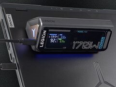 A 170 W-os „ Legion ” PB9 hordozható akkumulátor ára Kínában körülbelül 82 dollár. A képen: a hordozható töltő promóciós képe egy laptop tetején.