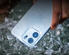 A OnePlus Nord CE6 vízálló, és az érintőképernyőnek a nedves ujjakra is reagálnia kell.