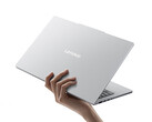 A Xiaoxin Air 13 ára Kínában körülbelül 869 dollár. A képen: egy promóciós fotó, amely a laptop vékony és könnyű kialakítását mutatja be.