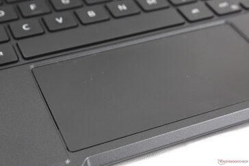 A többérintéses bevitel nehezen kivitelezhető a keskeny clickpadon
