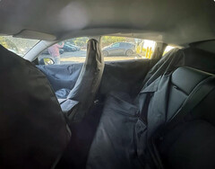 A kedvező árú Model Y nem rendelkezik majd panorámatetővel. (Kép forrása: DriveGreenLiveGreen/X)