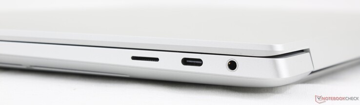 Rendben: MicroSD, USB-C Thunderbolt 4 w/ DisplayPort 2.1 + Power Delivery, 3,5 mm-es fejhallgató