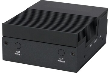 A jobb oldali GPIO csapok le vannak fedve (Kép forrása: Aaeon)