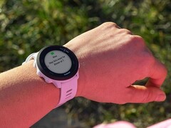 A Garmin Forerunner 55 (a képen) új frissítést kap. (Kép forrása: Garmin)