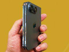 iPhone Ultra/Fold design mód gyakorlati kép.