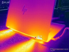 A ZBook Fury G1i 18 hűvösebb, bár lassabb órajelekkel és hangosabb ventilátorokkal (Kép forrása: Notebookcheck)
