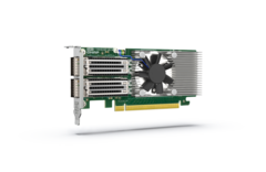 A QXG-100G2SF-BCM nagyon gyors 100 GbE kapcsolatokat biztosít (Kép forrása: QNAP)