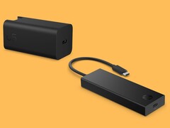 HP 65W GaN fali töltő és hordozható USB-C 4K HDMI hub egymás mellett (Kép forrása: HP)