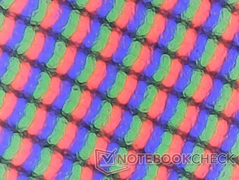 A matt fedőréteg kissé szemcsés a nagy, 18 hüvelykes képernyőméreten