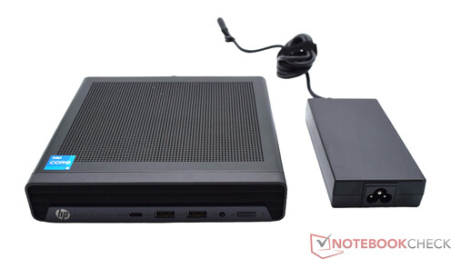 HP Elite Mini 800 G9 és a tápegység (19,5 V; 6,15 A)