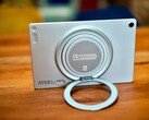 A Lenovo Tab Plus Gen 2 kerek állványa rendkívül sokoldalú.