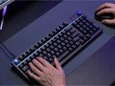 A Logitech G316 X játékbillentyűzet asztalon