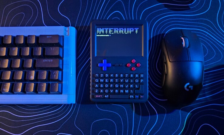 Interrupt egérrel a méretarányok miatt (Kép forrása: Interrupt Tech a Kickstarteren)