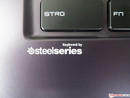 A billentyűzet a SteelSeries-től érkezett.