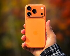 A képen látható iPhone 17 Pro utódja kisebb lyuknyílást kaphat (Kép forrása: Abhinav Choudhary)