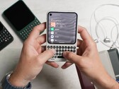Annak ellenére, hogy billentyűzettel rendelkezik, a Clicks Communicator viszonylag kompakt.