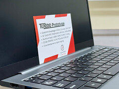 A Tuxedo a Snapdragon X2 Elite SoC-vel folytathatja munkáját. Képeken: A Snapdragon X Elite által működtetett prototípus. (Kép forrása: Tuxedo)