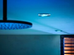 A Philips Hue Xamento reflektor új, fehér változata csatlakozik az intelligens fény régebbi ezüst (képünkön) és fekete változataihoz. (Kép forrása: Philips Hue)