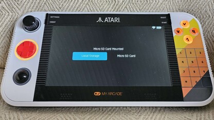 Ha helyesen formázott SD-kártyát helyez be, megnyílik egy menü (Kép forrása: Marc Zander, Notebookcheck)