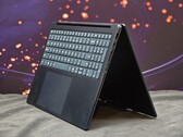 A Lenovo bemutatta az Nvidia RTX Spark processzorral működő 2-in-1 laptopját
