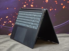 A Lenovo bemutatta az Nvidia RTX Spark processzorral működő 2-in-1 laptopját