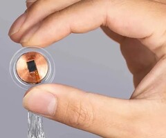 A Neuralink agyi chip (Kép forrása: Neuralink)