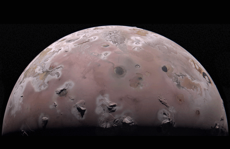 A Juno által készített felvétel a Jupiter vulkanikus holdjáról (A kép forrása: NASA, JPL-Caltech, SwRI, MSSS, Gerald Eichstädt)