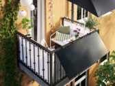 Az IKEA balkonerőműveit (a képen) a Svea Solarral együttműködve kínálják. (Kép forrása: IKEA)