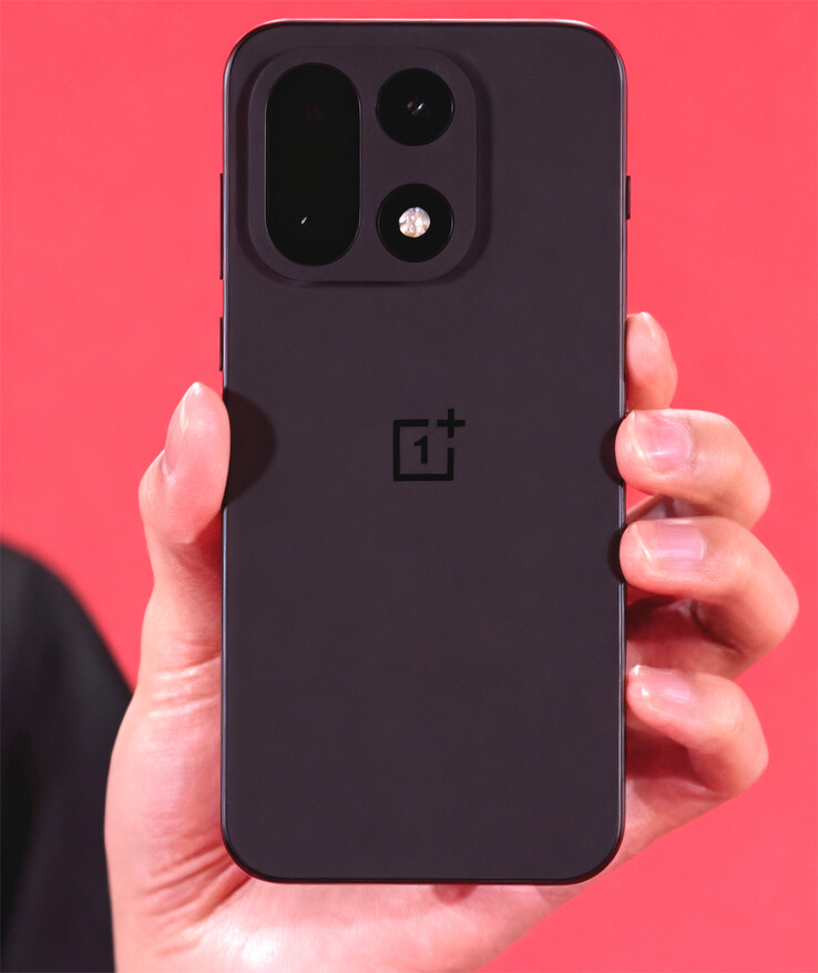 A OnePlus 15 hátsó kialakítása (Kép forrása: Qualcomm via Digital Chat Station)