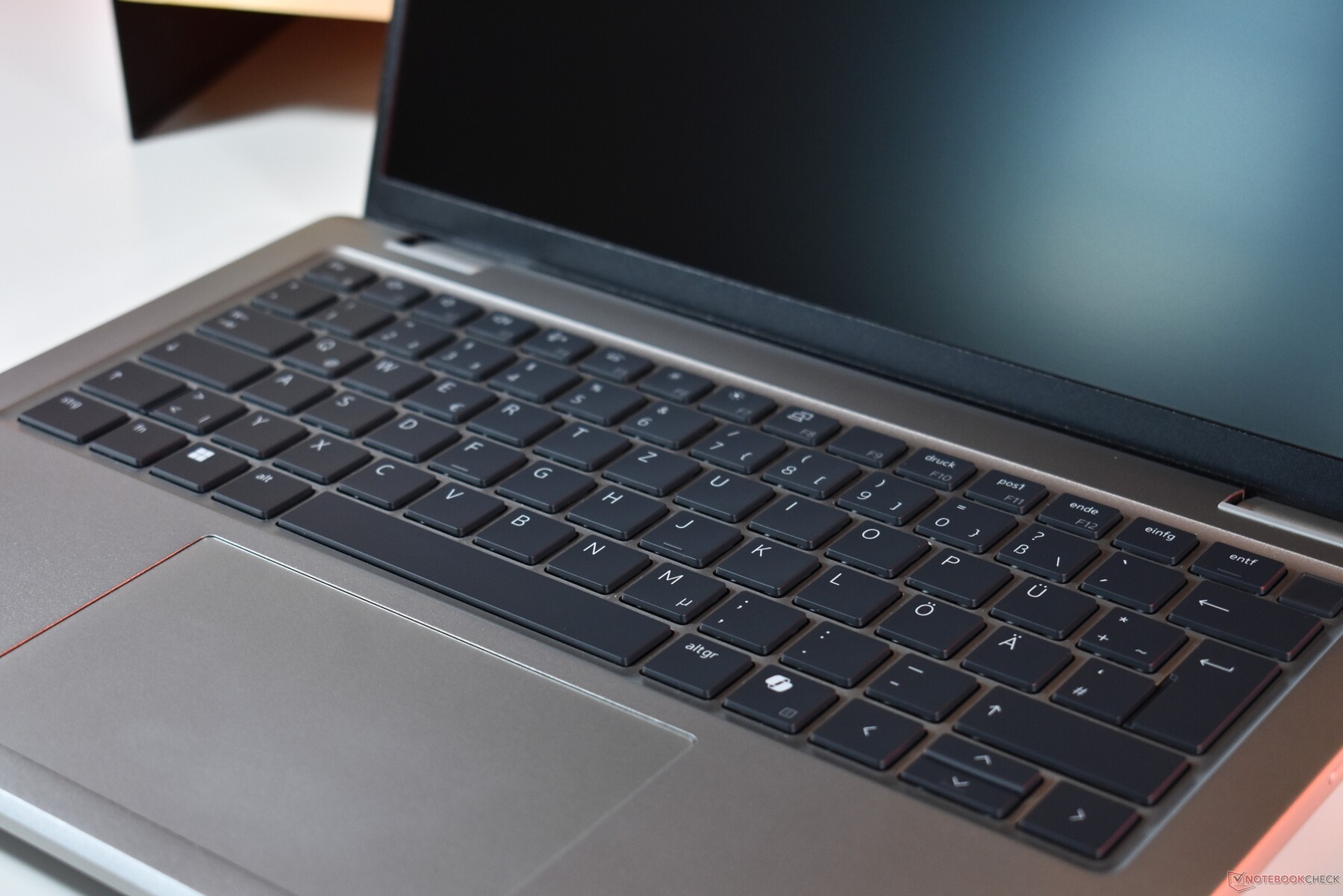 Dell Pro 14 Plus AMD: Billentyűzet