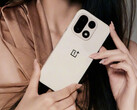 A OnePlus 15 a pletykák szerint 8,1 mm vastag lesz. A képen: egy promóciós kép a telefonról. (Kép forrása: OnePlus)
