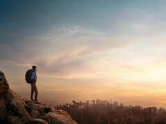 A Garmin jelenleg nem tud AMOLED kijelző technológiát és napelemes töltést együtt kínálni egyetlen okosórában. (Kép forrása: Garmin)