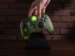 A 8BitDo Ultimate 3-mode Controller for Xbox megvásárolható Jade-ben. (Kép forrása: 8BitDo)