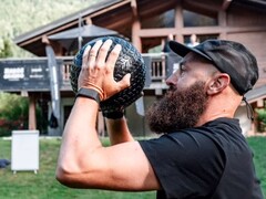 Az Amazfit Helio Strap (a képen) 3.2.8.3 verziójú frissítést kap. (Kép forrása: Amazfit)