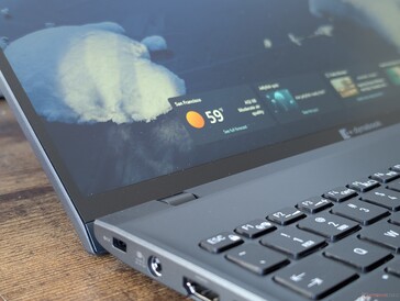 Nincs edge-to-edge üveg, OLED vagy fényes opció