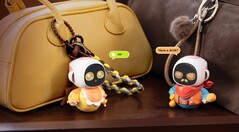 A felhasználók cseveghetnek az Eilikóval Wi-Fi-n keresztül, hangutasításokat adhatnak neki, vagy csak nézhetik, ahogyan teszi a dolgát (Kép forrása - energizelab.com)