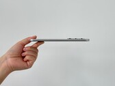 Úgy tűnik, hogy az Infinix Hot 60 Pro+ hátlapján három kamera található. (Kép forrása: UniverseIce on X)