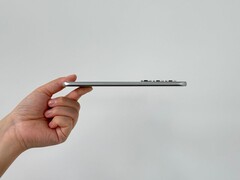 Úgy tűnik, hogy az Infinix Hot 60 Pro+ hátlapján három kamera található. (Kép forrása: UniverseIce on X)