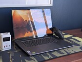 A Lenovo Pro 9 16IPH11 új külső funkciókkal frissült, de a Lenovo alacsony felbontású képei nem tesznek igazságot neki