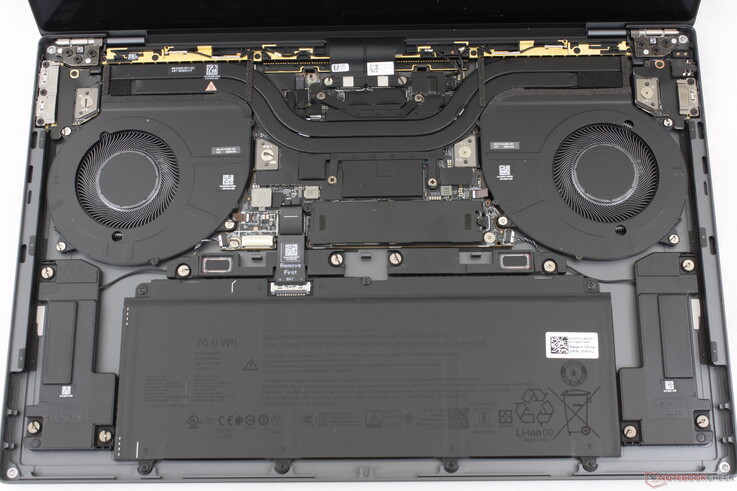 A Core Ultra 5 és a Core Ultra X7 konfigurációk között nincs említésre méltó belső különbség