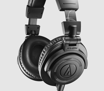 Az Audio-Technica ATH-M50x ENSO fejhallgató megegyezik az M50x fejhallgatóval, de teljesen fekete kivitelben, hanghullámokkal és zen ihletésű gravírozással. (Kép forrása: Audio-Technica)