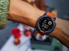 A Garmin Instinct 3 okosóra (fent) a 9.20-as szoftververzióval frissül. (Kép forrása: Garmin)