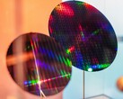 A Samsung Foundry a világ legnagyobb félvezető chipgyártói közé tartozik ( a képen látható félvezető ostya). (Kép forrása: Unsplash)