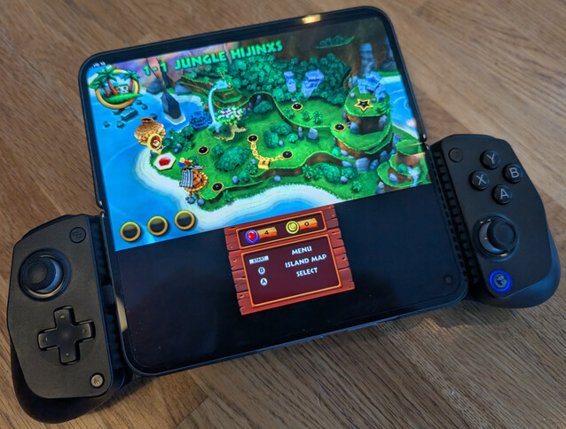 Papíron 3DS emuláció néz ki, mint egy nagyszerű felhasználási eset egy összecsukható (Kép forrása: Notebookcheck)