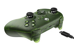 A 8BitDo Ultimate 3-módú vezérlő Xbox Jade-ben USB-C, Bluetooth és 2,4 GHz-es vezeték nélküli kapcsolaton keresztül csatlakozik. (Kép forrása: 8BitDo)