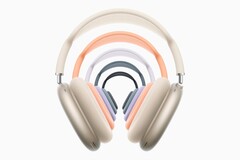 Az USB-C-vel ellátott AirPods Max-ok elvileg veszteségmentes audiótámogatást kaptak volna egy frissítéssel, amelyet most úgy tűnik, hogy visszatoltak. Képeken: Az USB-C-vel ellátott AirPods Max elérhető színei. (Kép forrása: Apple)