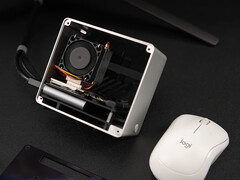 ETA Prime tervezi, hogy később megosztja az építési videót. A képen: a módosított Galaxy S20 FE mini PC.