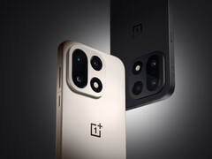 A OnePlus 15 Mist Purple színváltozatát nem biztos, hogy a globális piacon kínálják. A képen: a telefon két másik színváltozata. (Kép forrása: OnePlus)