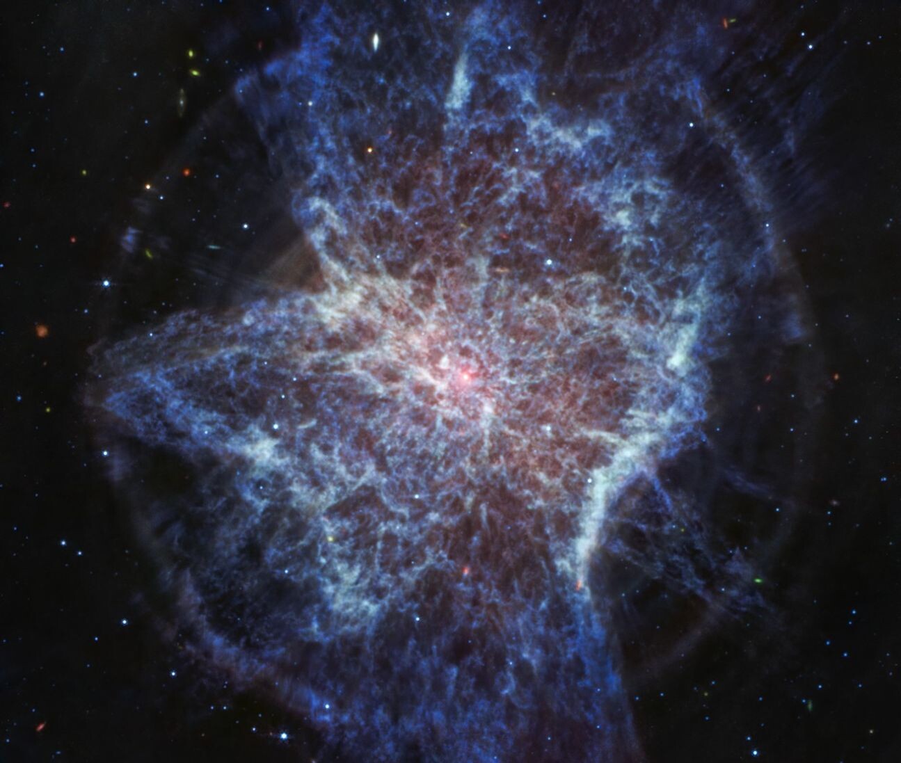 Közép-infravörös kép az NGC 6072 planetáris ködről (Kép forrása: NASA, ESA, CSA és STScI)